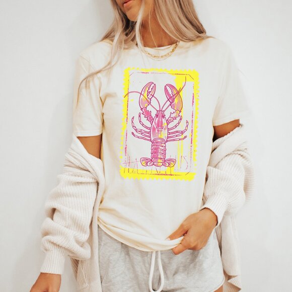 Pink Lobster Graphic Tee Quirky Crustacean Sea Life Shirt - Picture 3 of 6